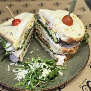Clubsandwich met 3 maisboterhammen kipfilet-bieslookroomkaas-bacon